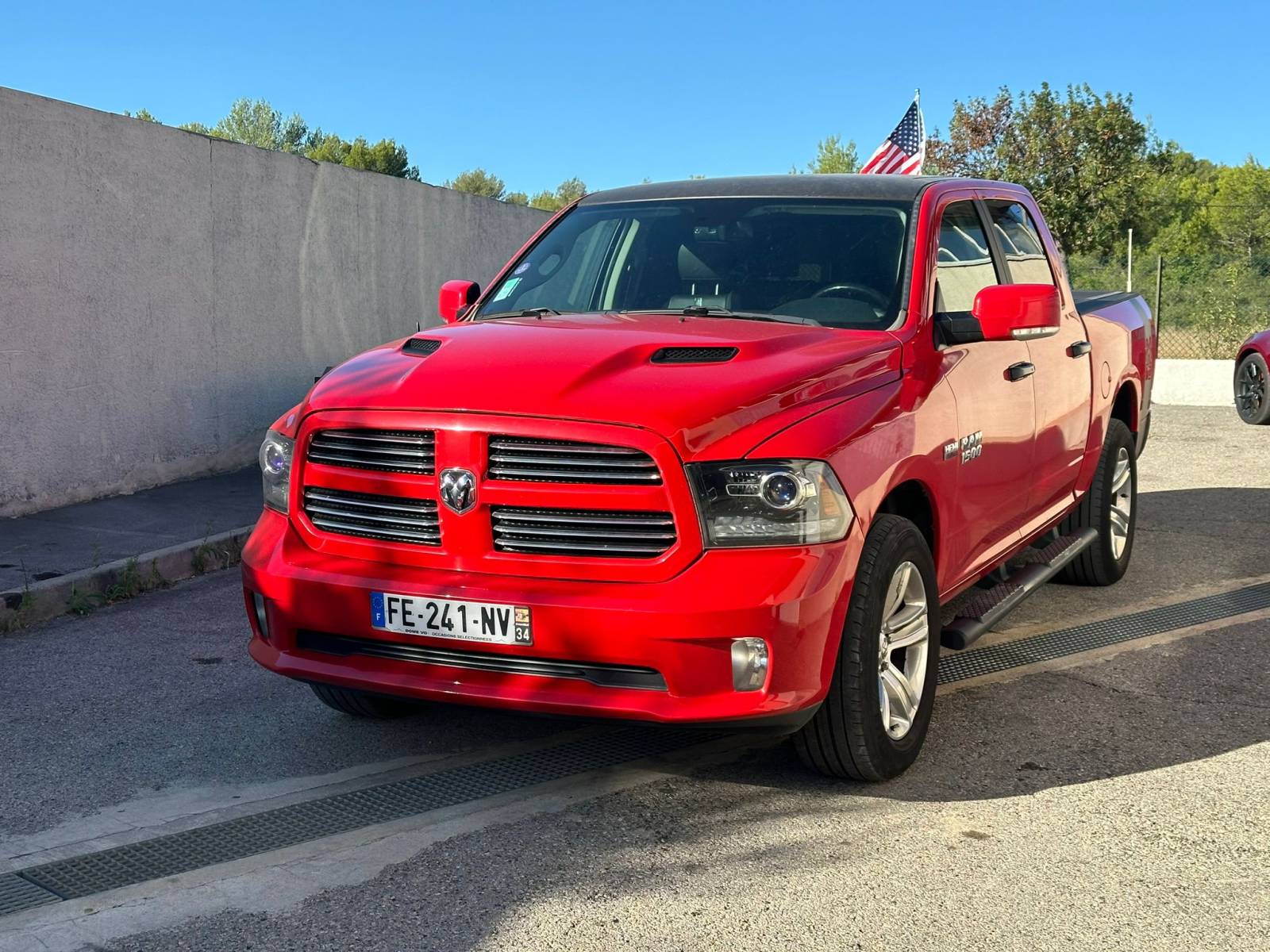 Dodge RAM 1500 Sport 5.7 V8 – 2016 – CTTE 4 places – Flexfuel