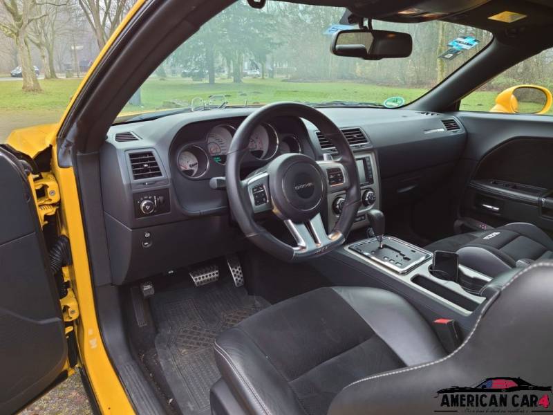 Dodge Challenger SRT8 Yellow Jacket / 1 of 1300 volant