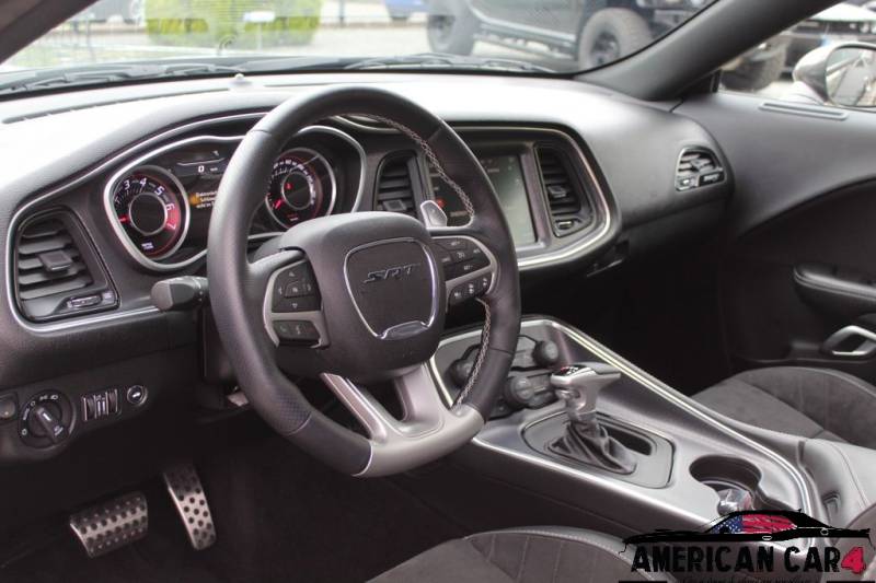 Tableau de bord Dodge Challenger 6.4 SRT / Montpellier dans l'Hérault 34