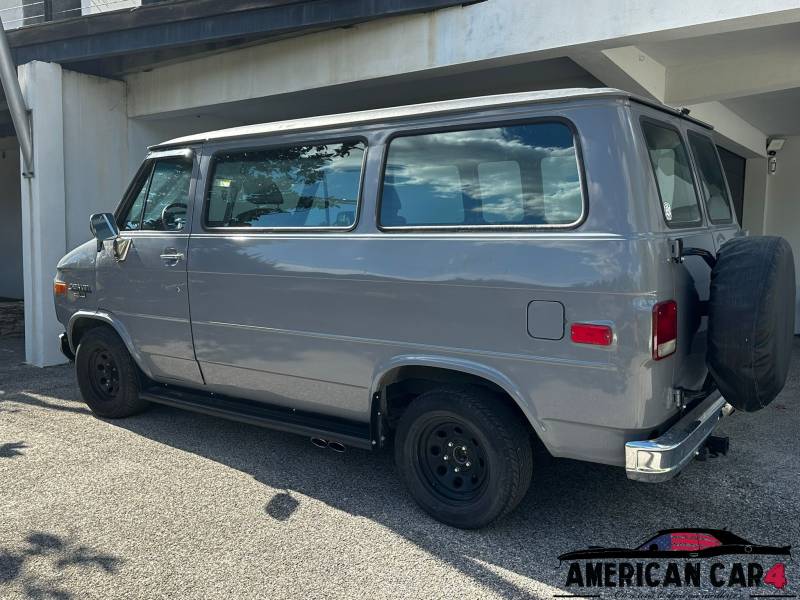 Chevrolet G20 Unique / Swap 5.0 V8 Mustang 3/4 arrière