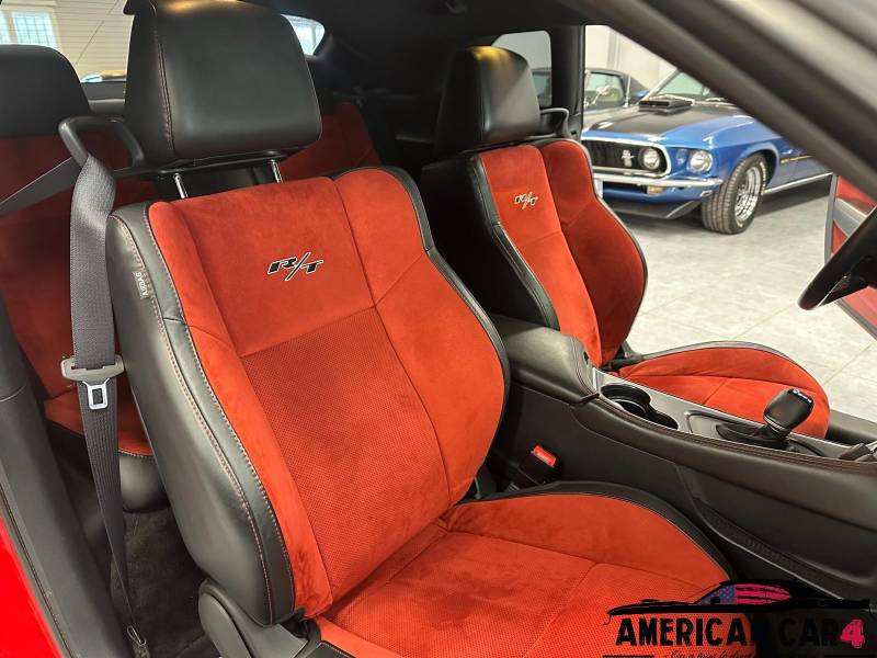 Dodge Challenger R/T Scat Pack – V8 6.4L HEMI 470 ch