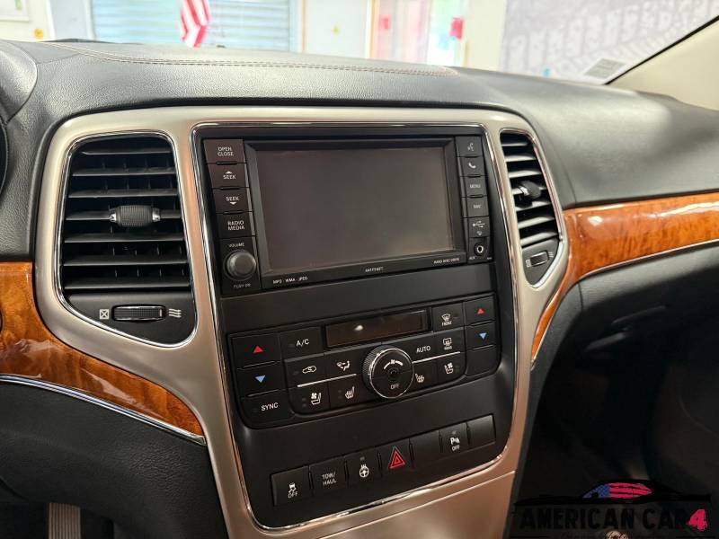 Jeep Grand Cherokee 5.7 V8 Overland – 2011 – Full Options