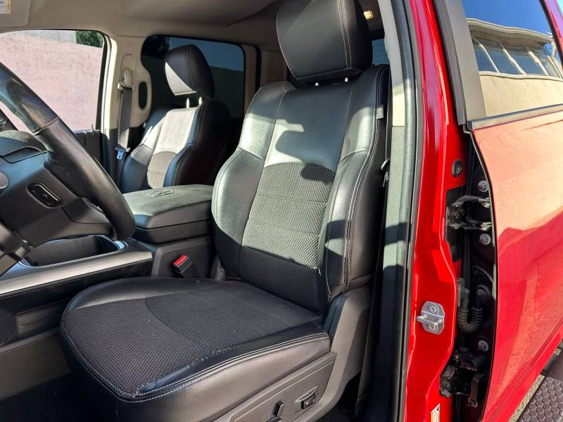 Dodge RAM 1500 Sport 5.7 V8 – 2016 – CTTE 4 places – Flexfuel