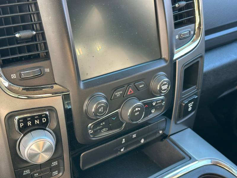 Dodge RAM 1500 Sport 5.7 V8 – 2016 – CTTE 4 places – Flexfuel