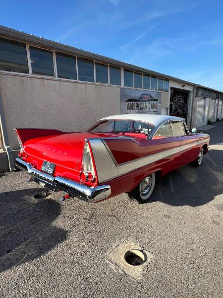 Location de voitures américaines avec chauffeur pour vos mariage à Montpellier