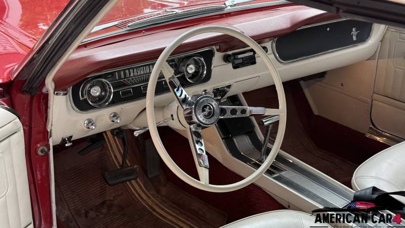 Ford Mustang Cabriolet 1965 – V8 289 ci | Disponible en stock chez American Car4
