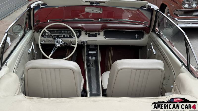 Ford Mustang Cabriolet 1965 – V8 289 ci | Disponible en stock chez American Car4